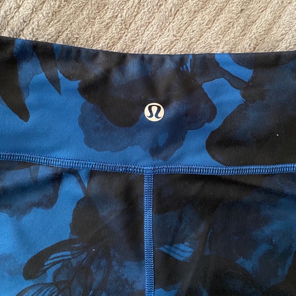 Lulu lemon Leggings - Picture 4 of 5